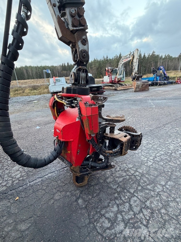 Komatsu 911.5 حصادات