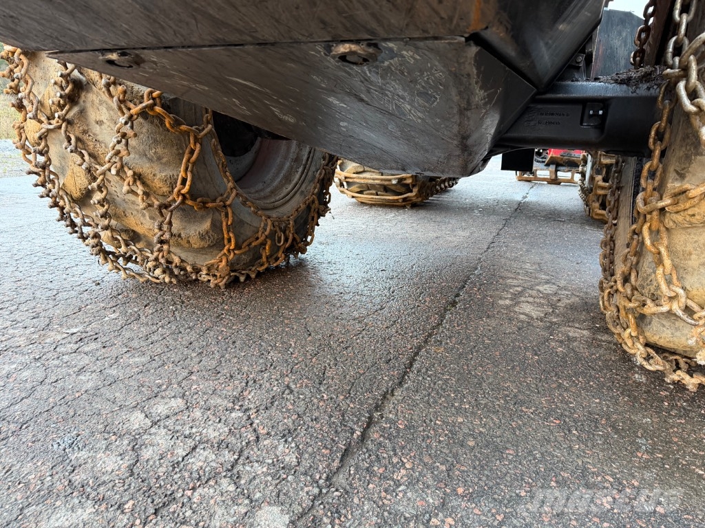 Komatsu 911.5 حصادات