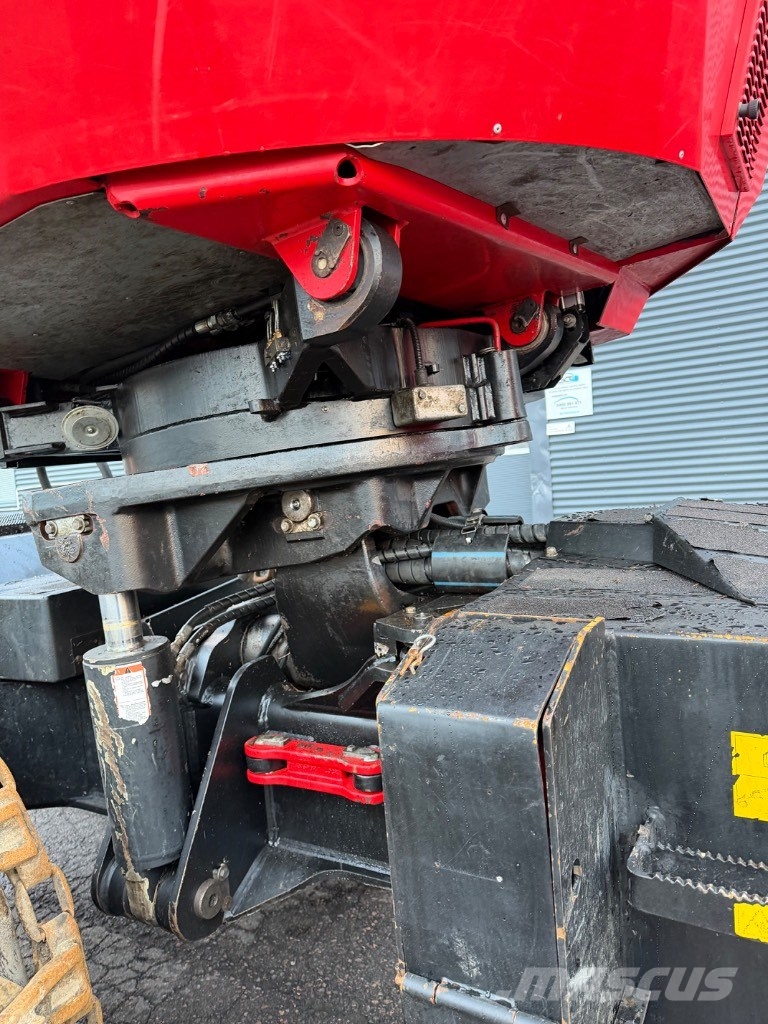 Komatsu 911.5 حصادات