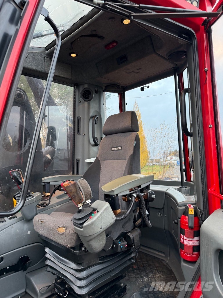 Komatsu 911.5 حصادات