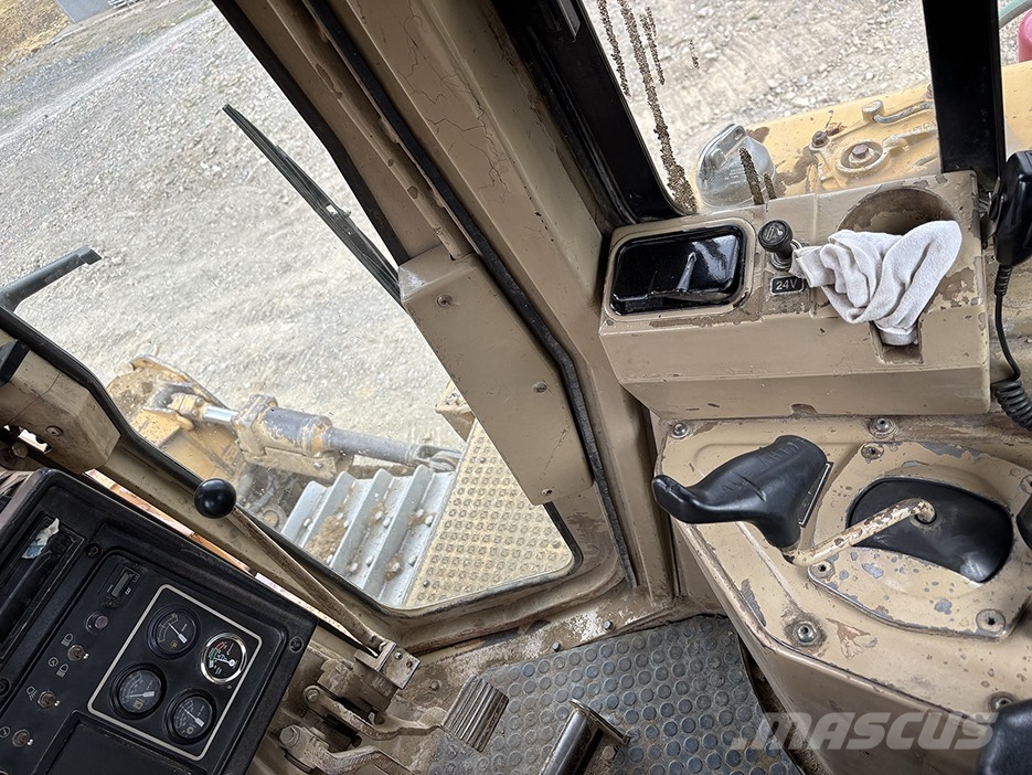 CAT D 7 H lánctalpas dózerek