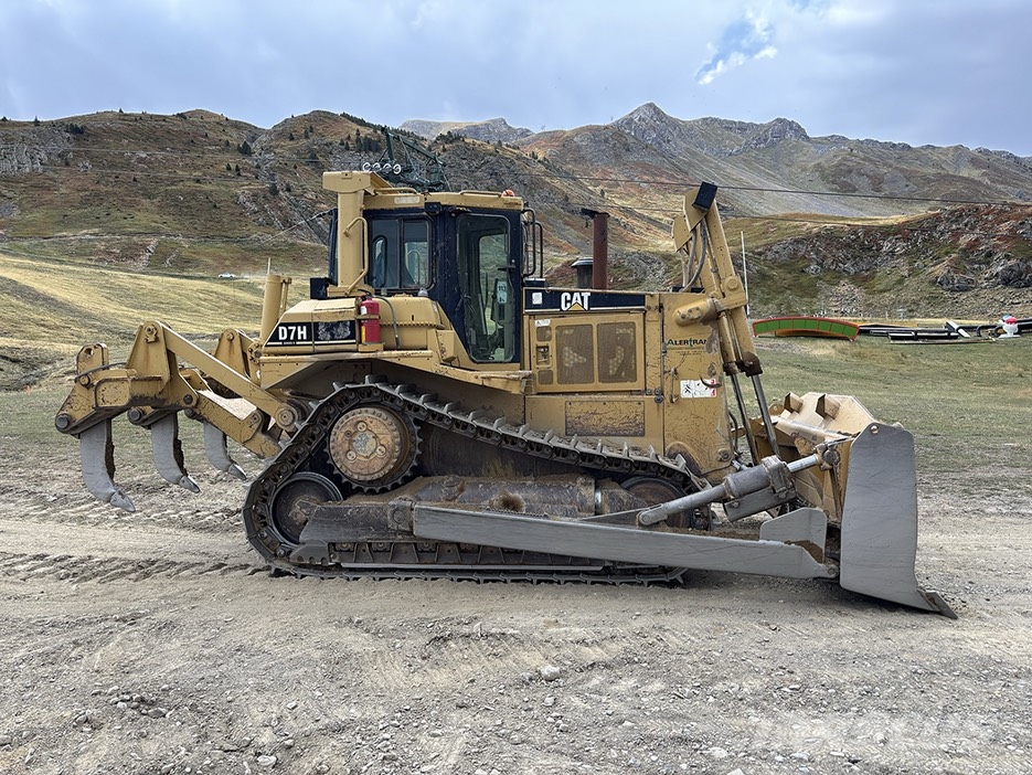 CAT D 7 H lánctalpas dózerek