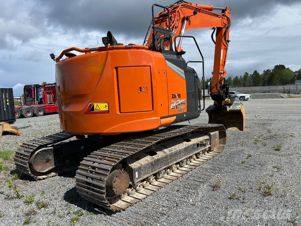 Hitachi ZX 225 USLC-7 Bandgrävare
