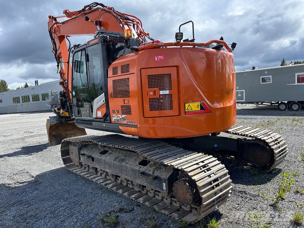 Hitachi ZX 225 USLC-7 Bandgrävare