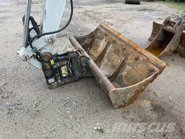 Takeuchi TB 335 R Mini pelle < 7t