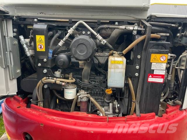 Takeuchi TB 335 R Mini pelle < 7t