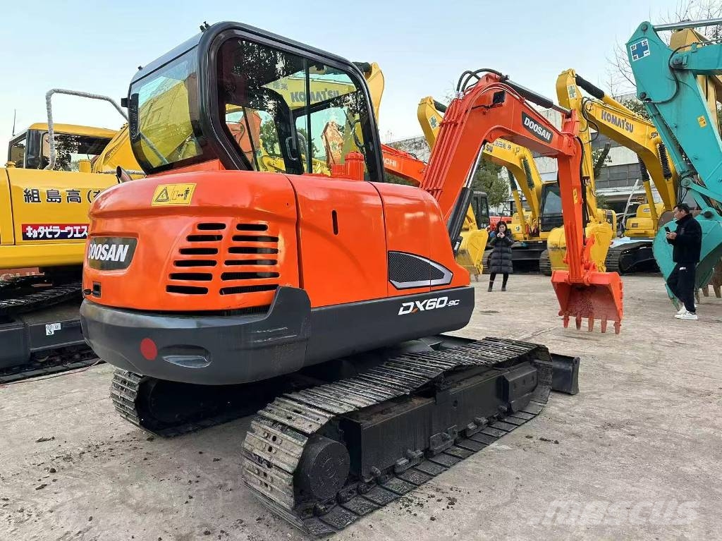 Doosan DX 60-9 C 소형 굴삭기 7톤 미만