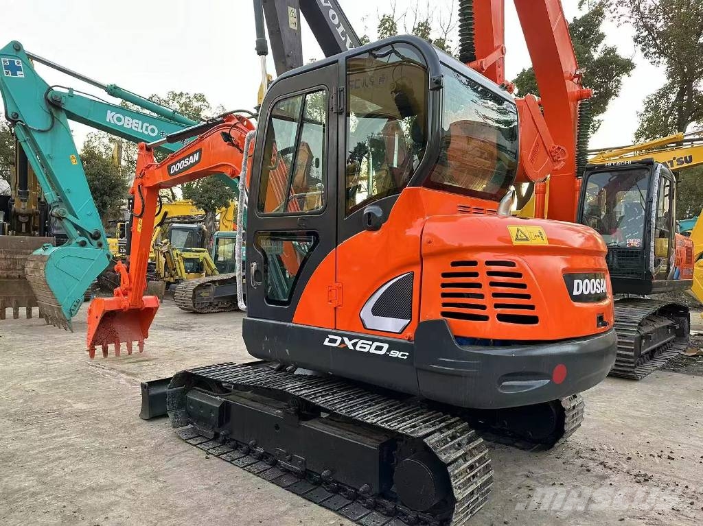 Doosan DX 60-9 C 소형 굴삭기 7톤 미만