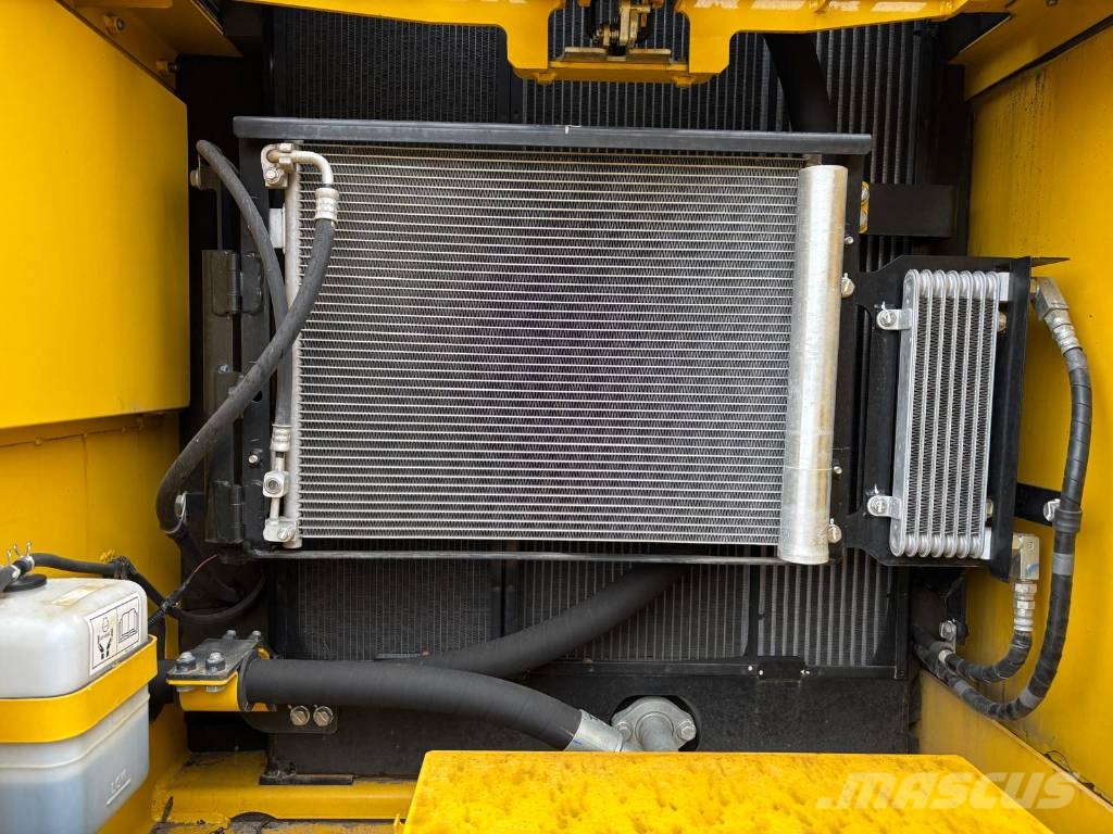 Komatsu PC 210-10M0 (New / Non CE Certified) Escavadeiras de esteiras