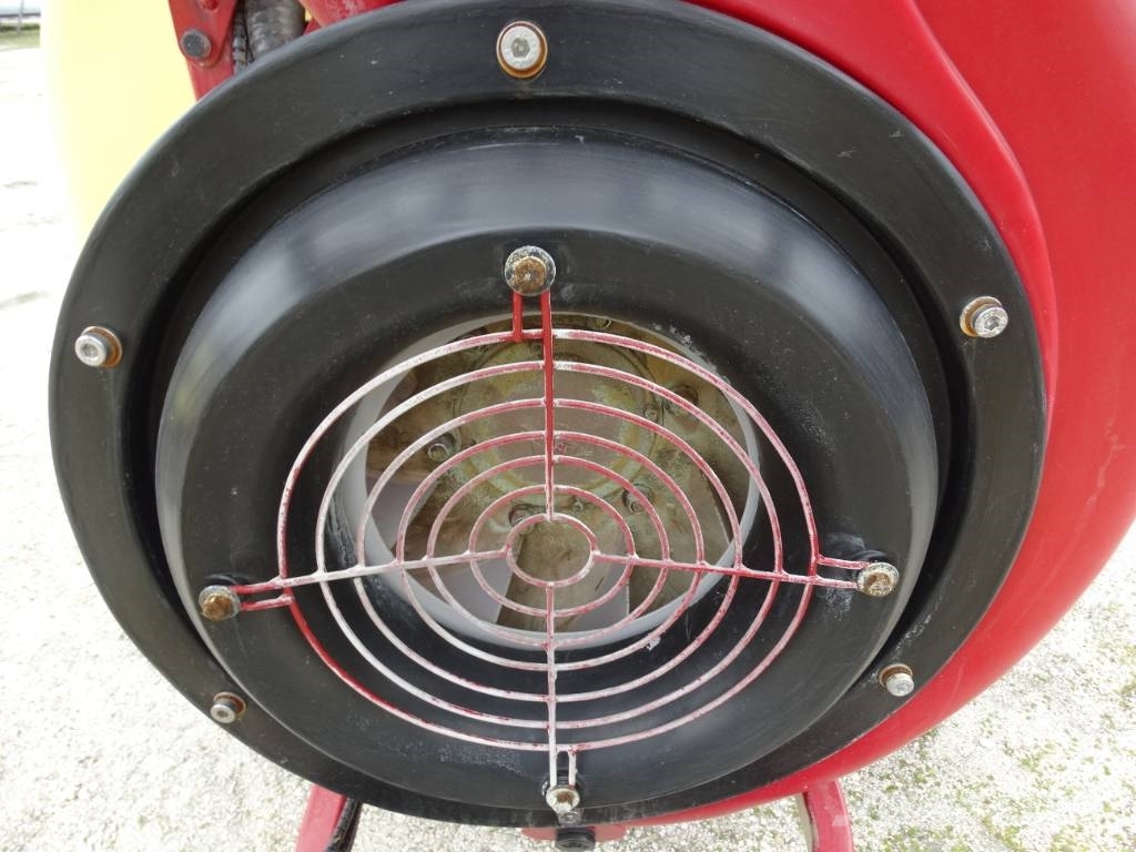 Hardi Zaturn Plus 2000 Прицепные опрыскиватели