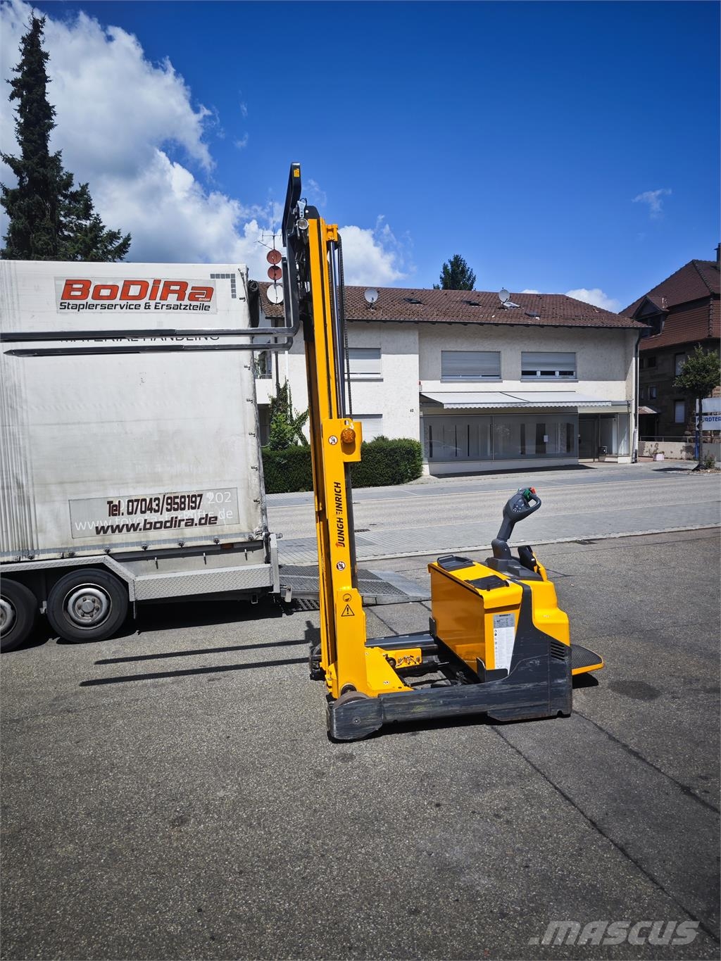 Jungheinrich ERV 308 Stand-in stackers