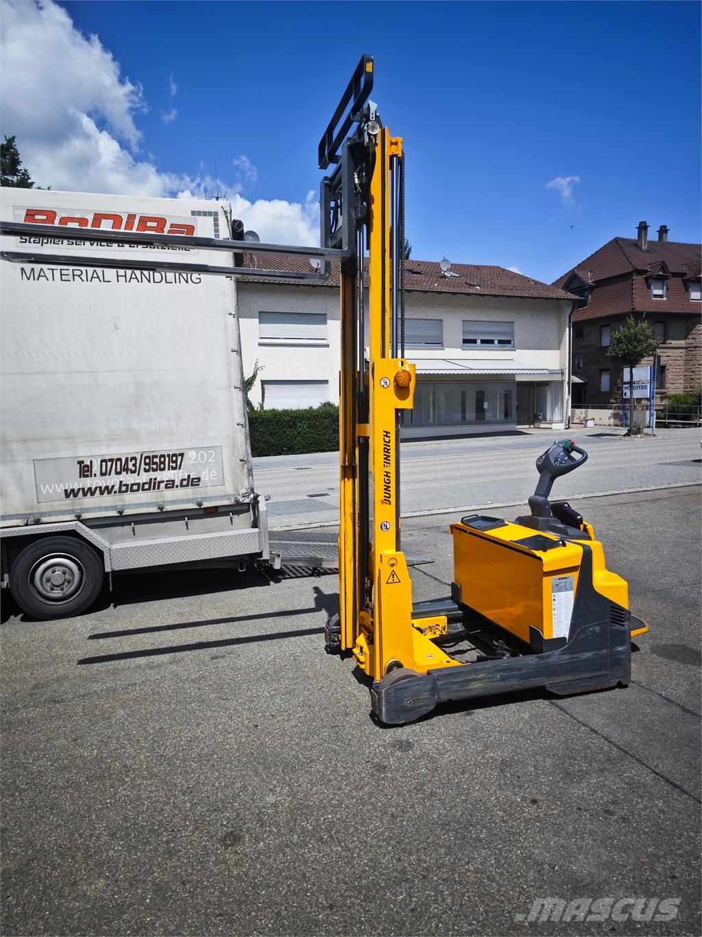 Jungheinrich ERV 308 Stand-in stackers