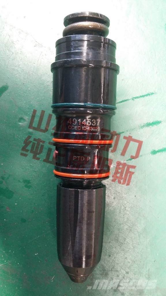 Cummins NT855 injector 4914537 Moteur