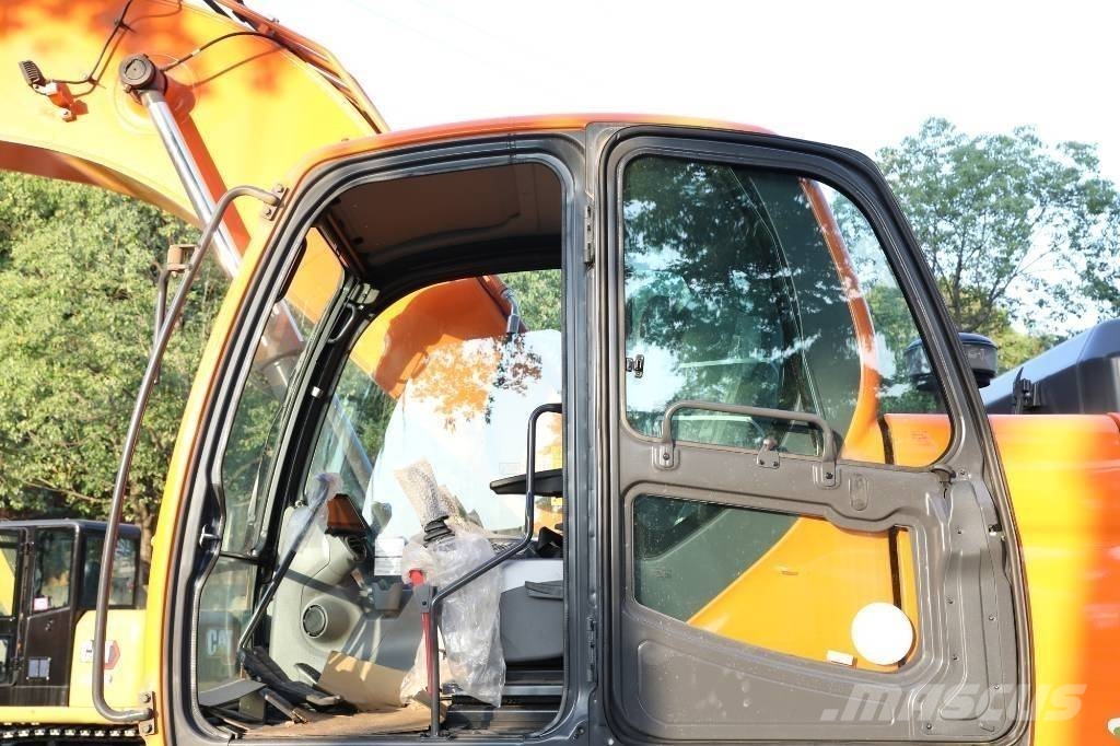 Develon DX205 Верижен екскаватор