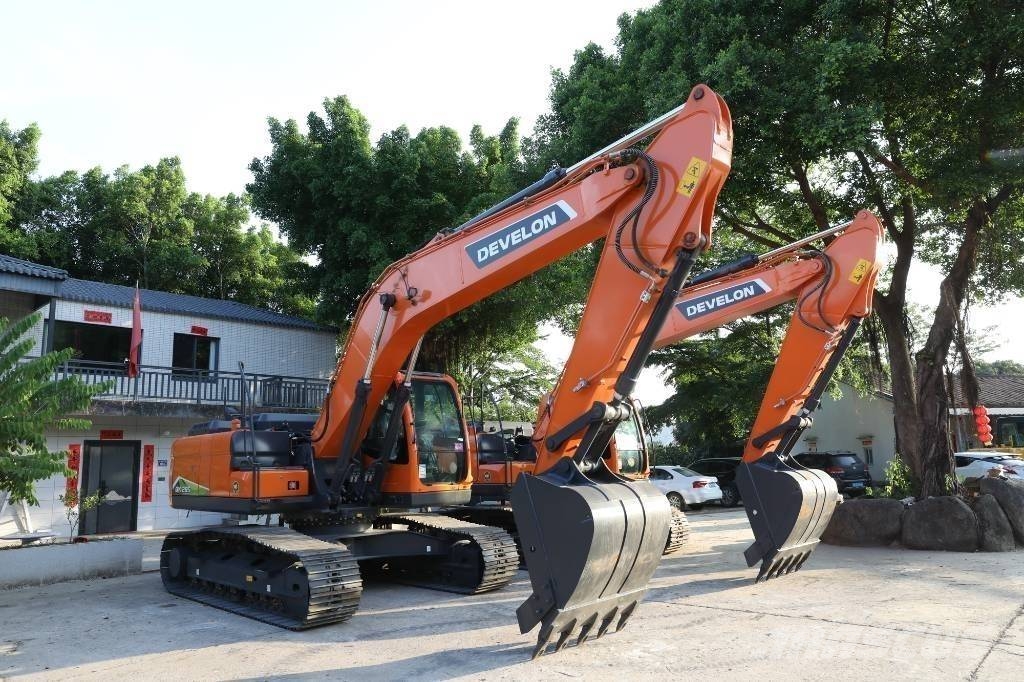 Develon DX205 Верижен екскаватор