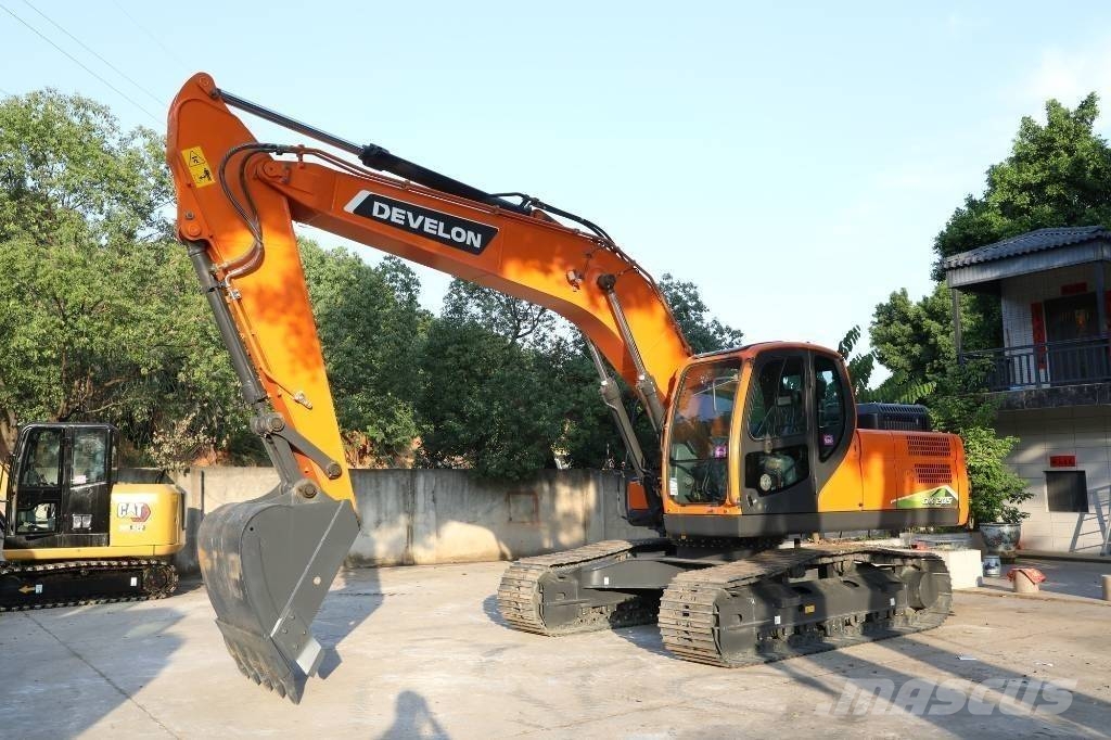 Develon DX205 Верижен екскаватор