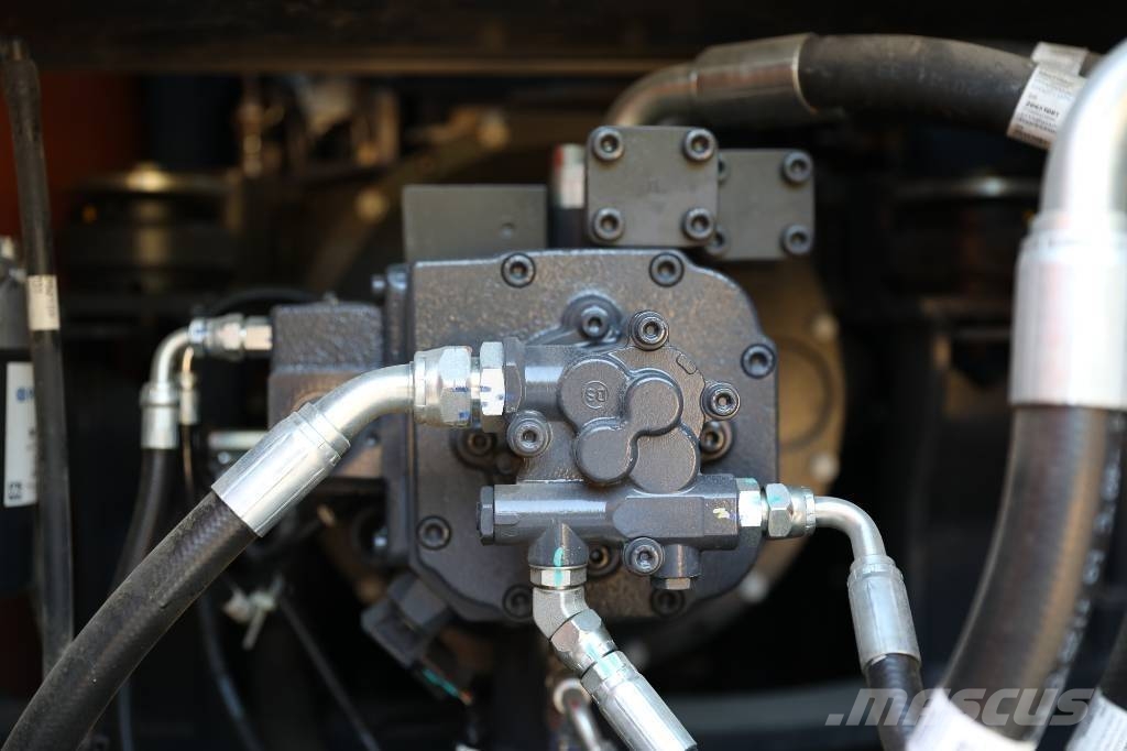 Develon DX205 Верижен екскаватор
