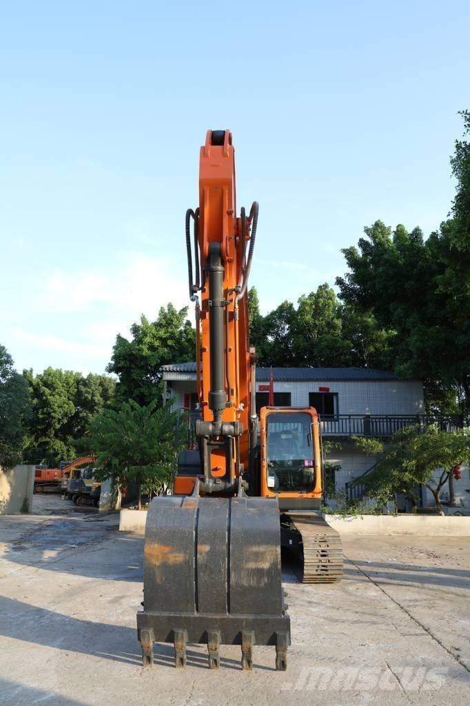 Develon DX205 Верижен екскаватор