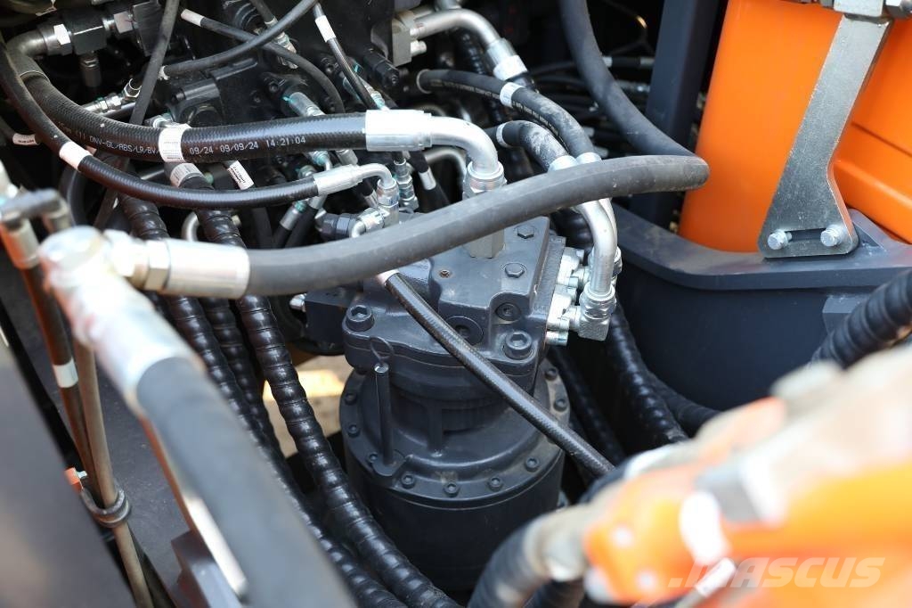 Develon DX205 Верижен екскаватор