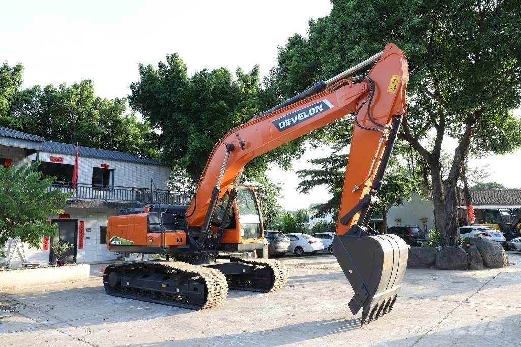 Develon DX205 Верижен екскаватор