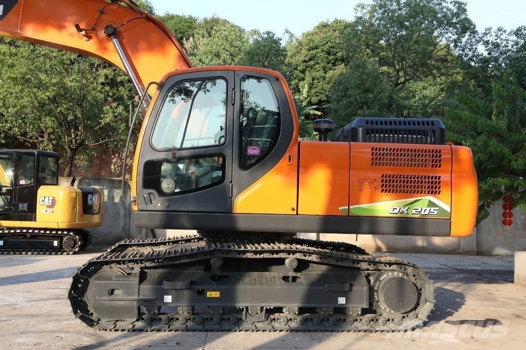 Develon DX205 Верижен екскаватор