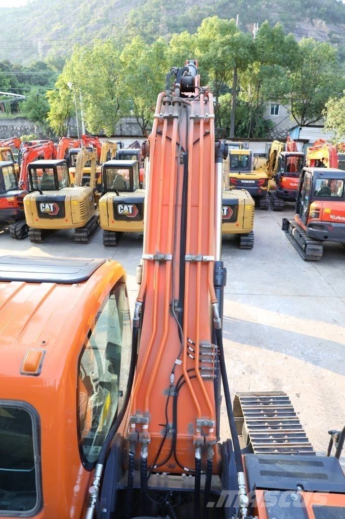 Develon DX205 Верижен екскаватор