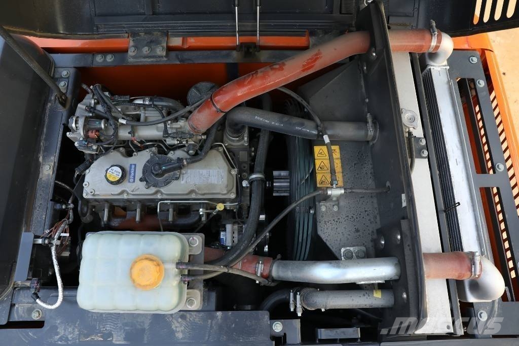 Develon DX205 Верижен екскаватор