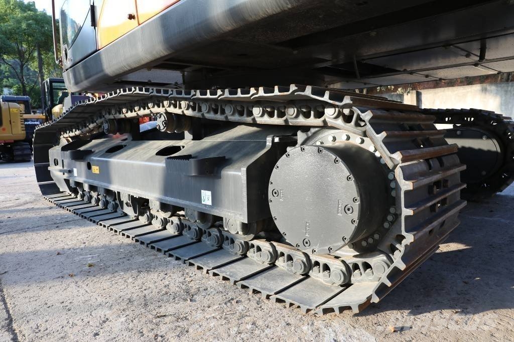 Develon DX205 Верижен екскаватор