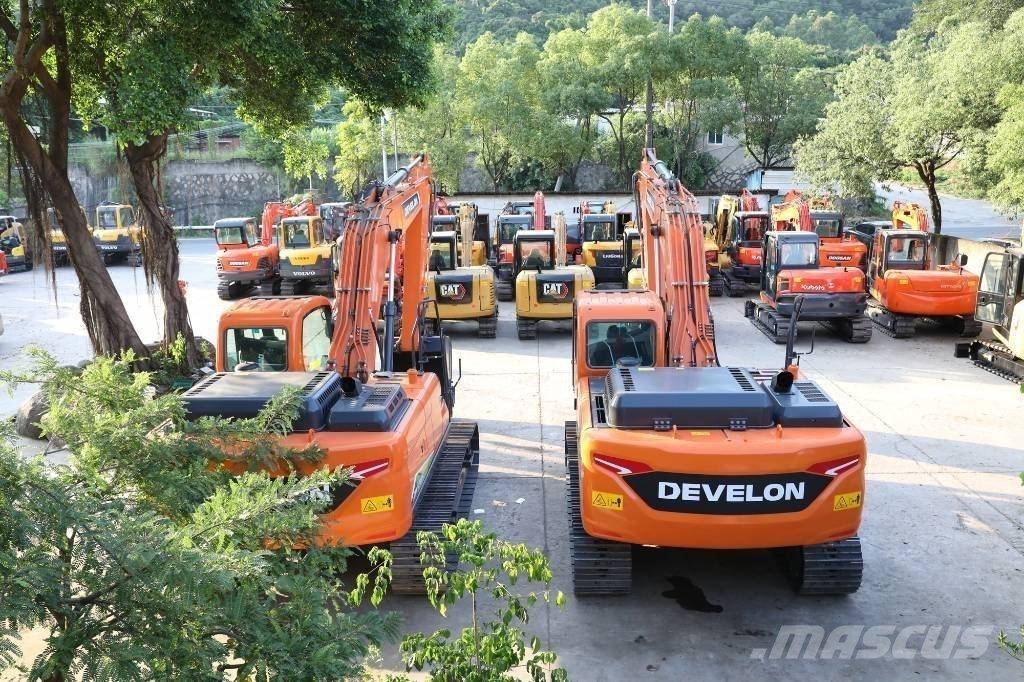 Develon DX205 Верижен екскаватор