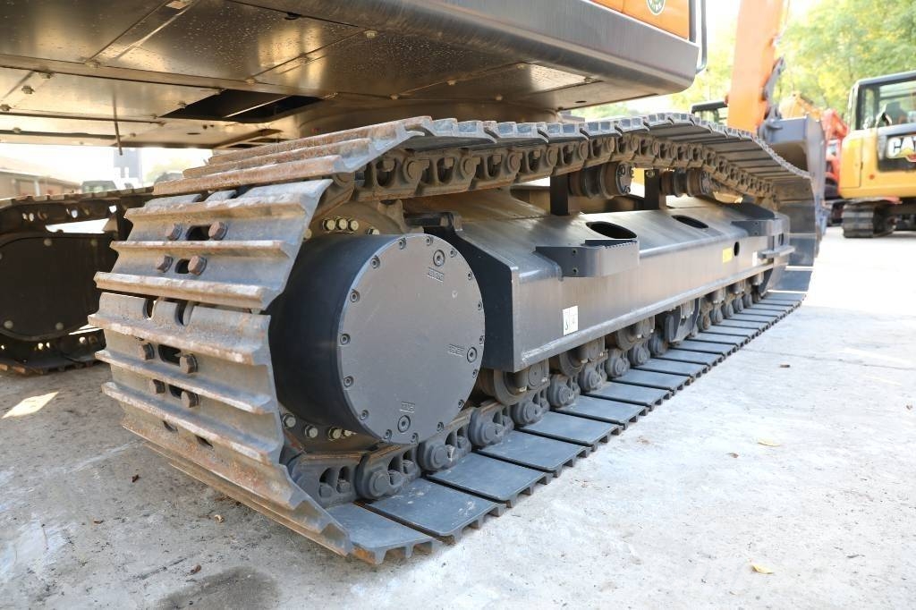 Develon DX205 Верижен екскаватор