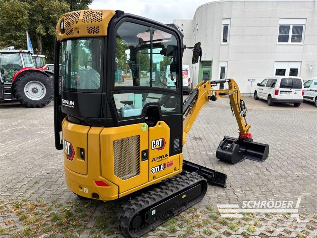 CAT 301.6 Wielgraafmachines