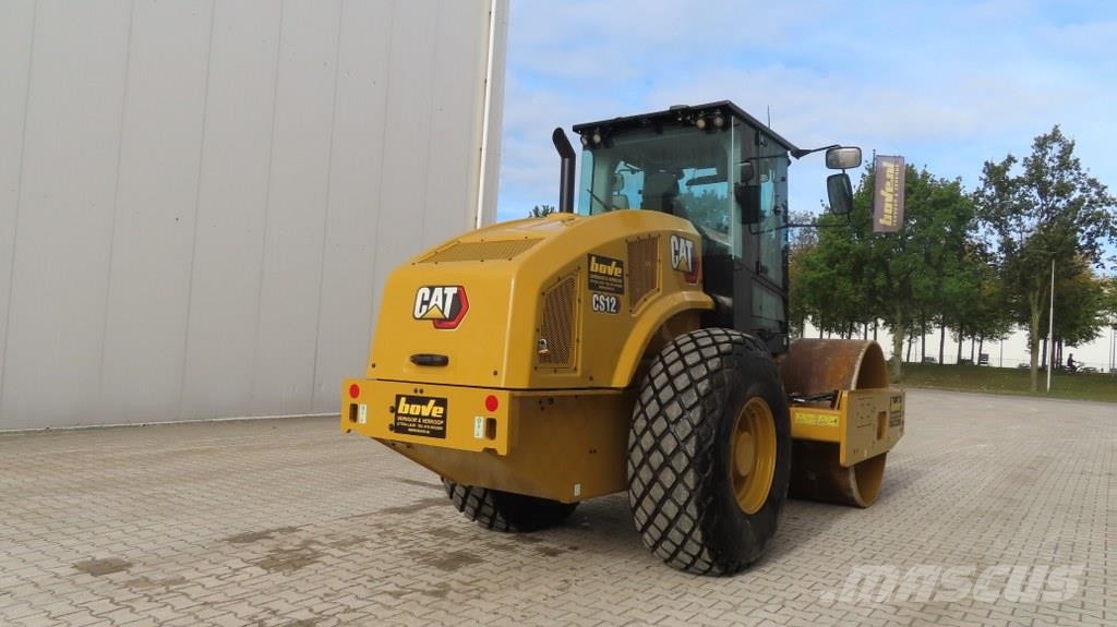 CAT CS12 Single drum rollers