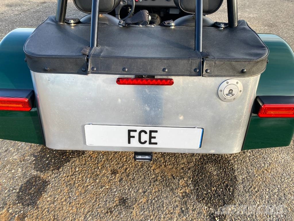 CATERHAM SEVEN 170 0.7- Turbo 84Ps endommagée Carros