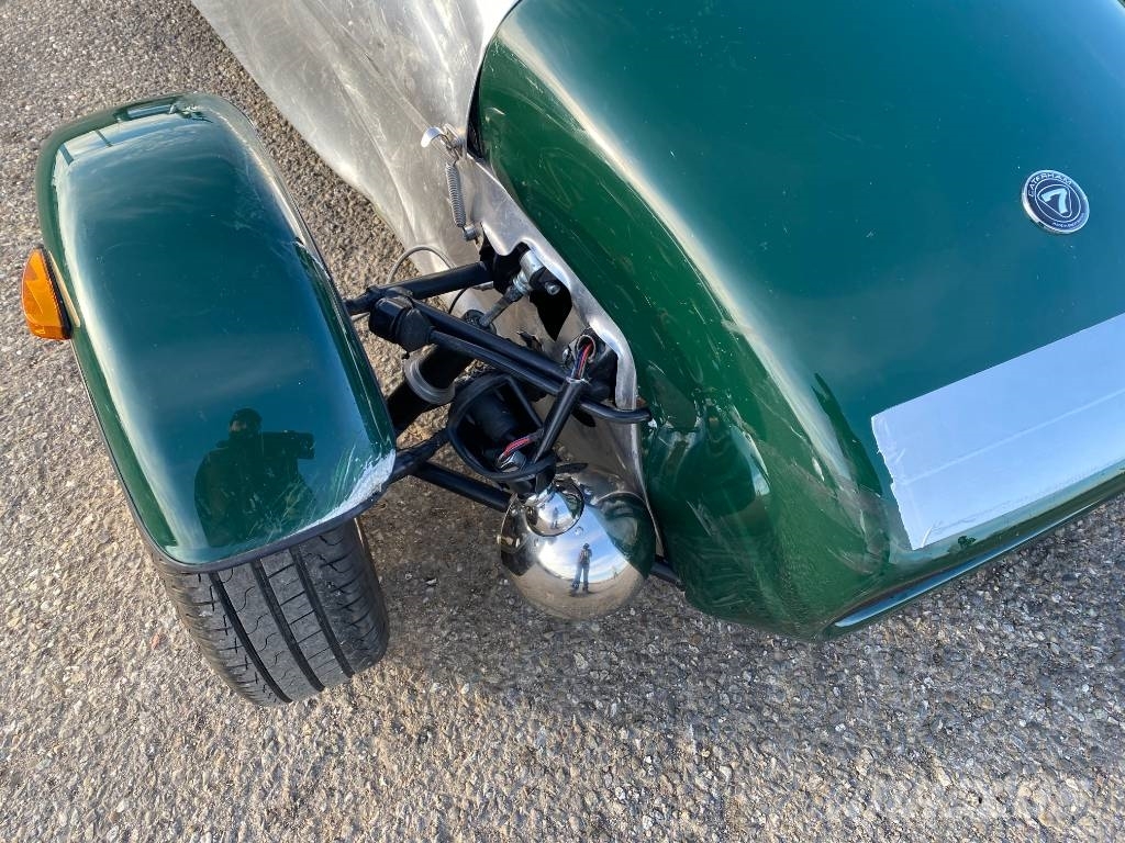CATERHAM SEVEN 170 0.7- Turbo 84Ps endommagée Carros