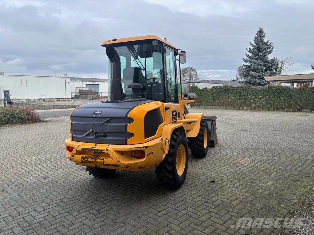 Volvo L30G, SOLD/ VERKOCHT/ VERKAUFT !! لوادر بعجل