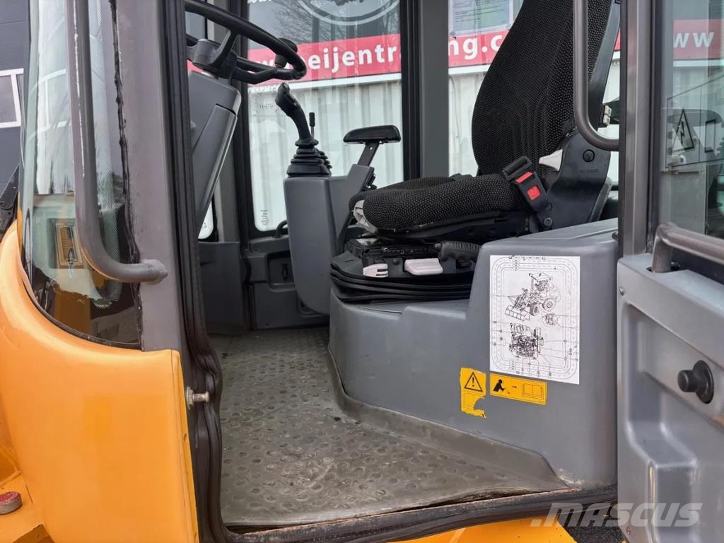 Volvo L30G, SOLD/ VERKOCHT/ VERKAUFT !! لوادر بعجل