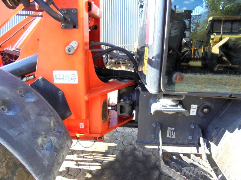 Kubota R 085 Iekrāvēji uz riteņiem