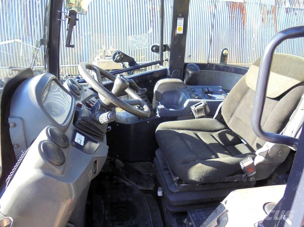 Kubota R 085 Iekrāvēji uz riteņiem