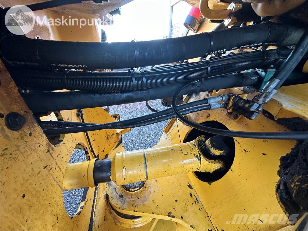 Volvo L220F Kolesni nakladalci