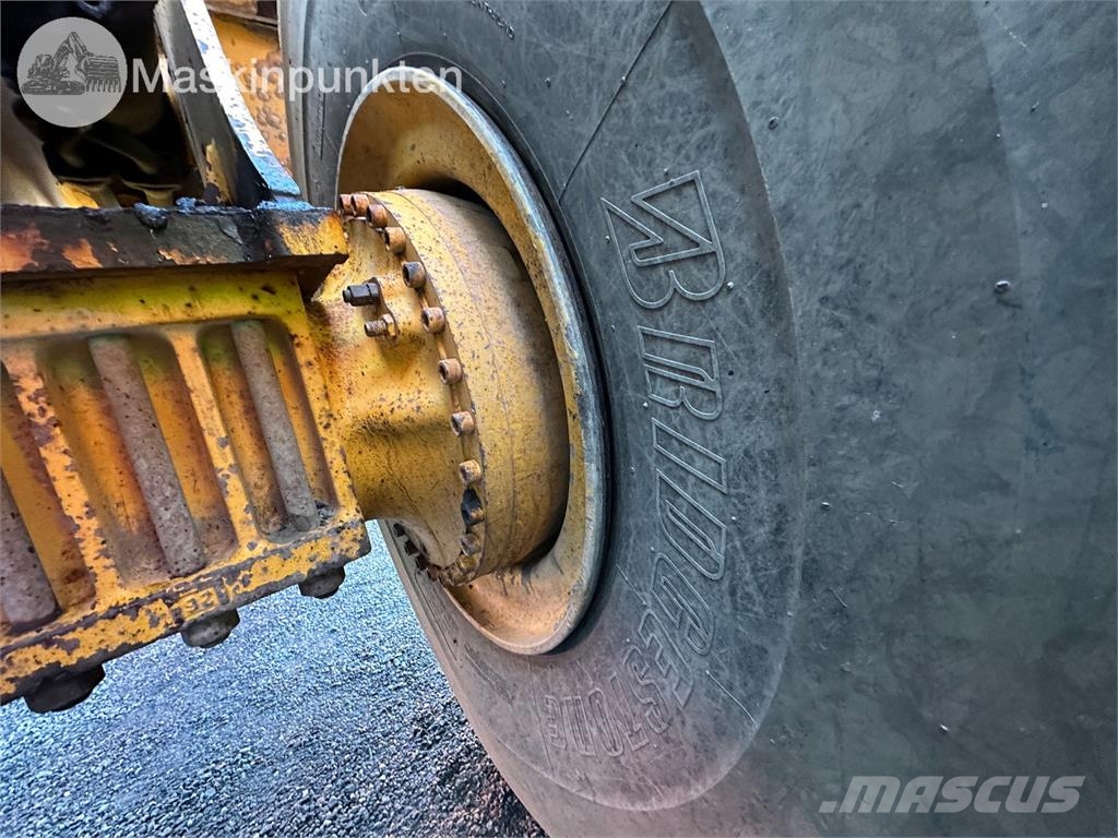 Volvo L220F Kolesni nakladalci