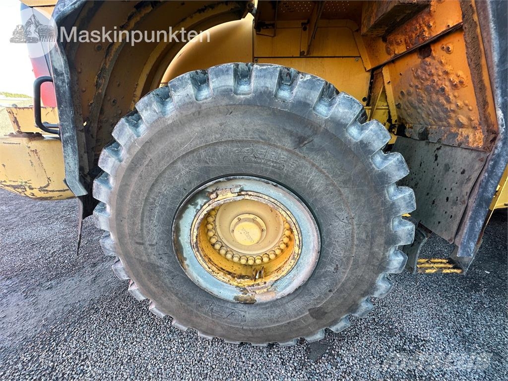 Volvo L220F Kolesni nakladalci