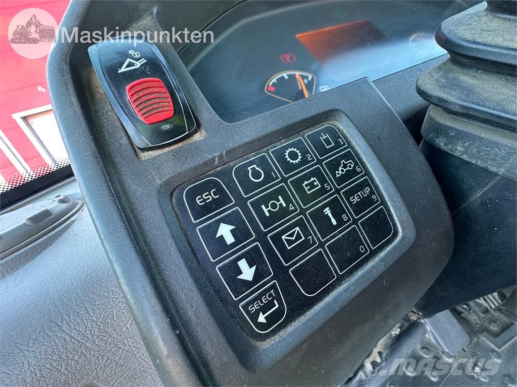Volvo L220F Kolesni nakladalci