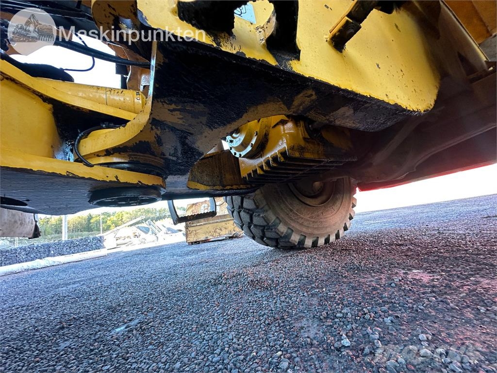 Volvo L220F Kolesni nakladalci