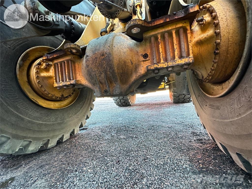 Volvo L220F Kolesni nakladalci