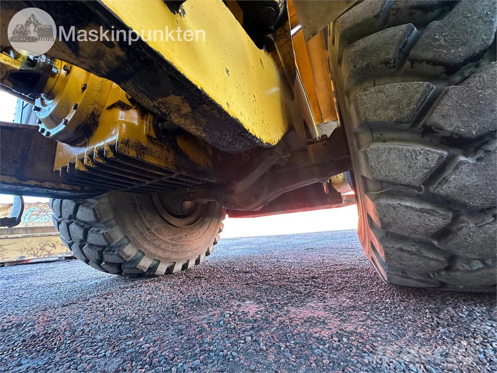 Volvo L220F Kolesni nakladalci