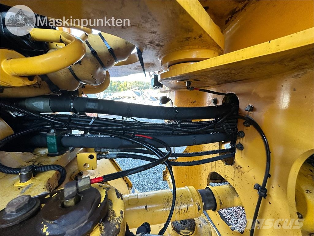 Volvo L220F Kolesni nakladalci