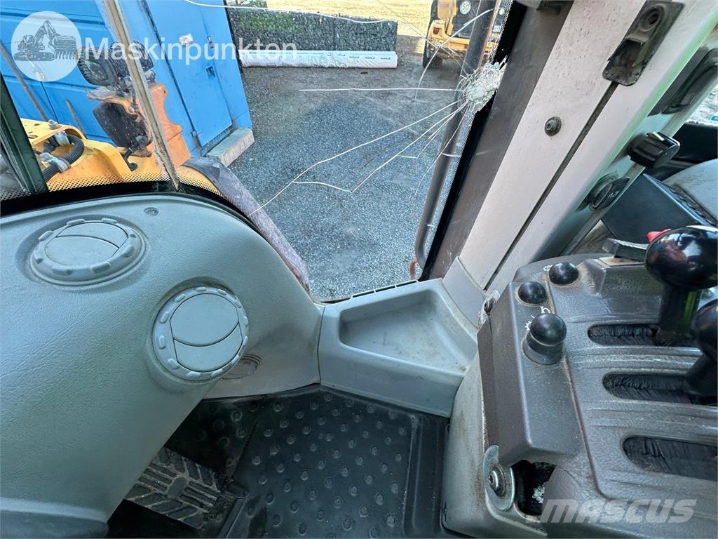 Volvo L220F Kolesni nakladalci