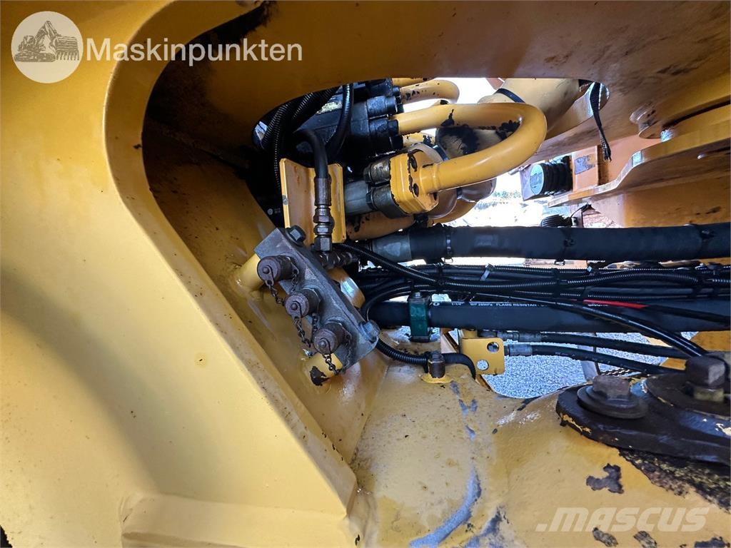 Volvo L220F Kolesni nakladalci