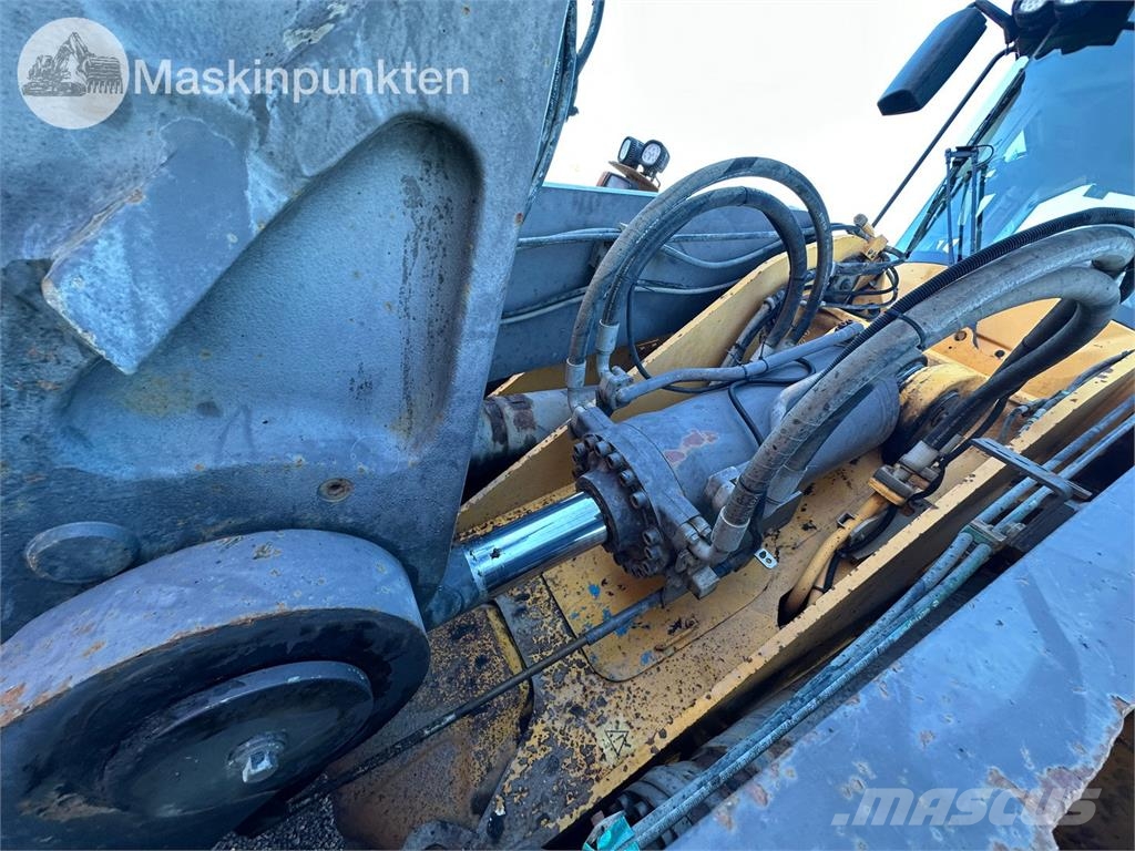 Volvo L220F Kolesni nakladalci