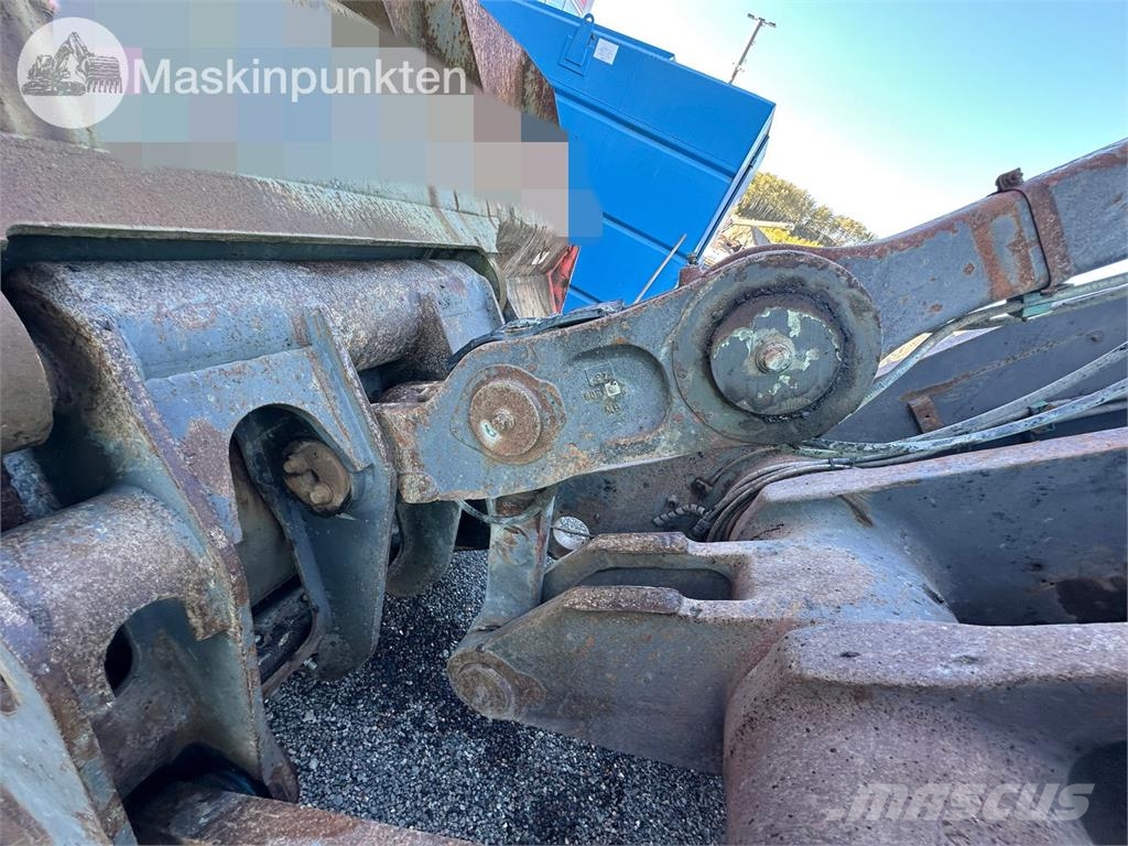 Volvo L220F Kolesni nakladalci